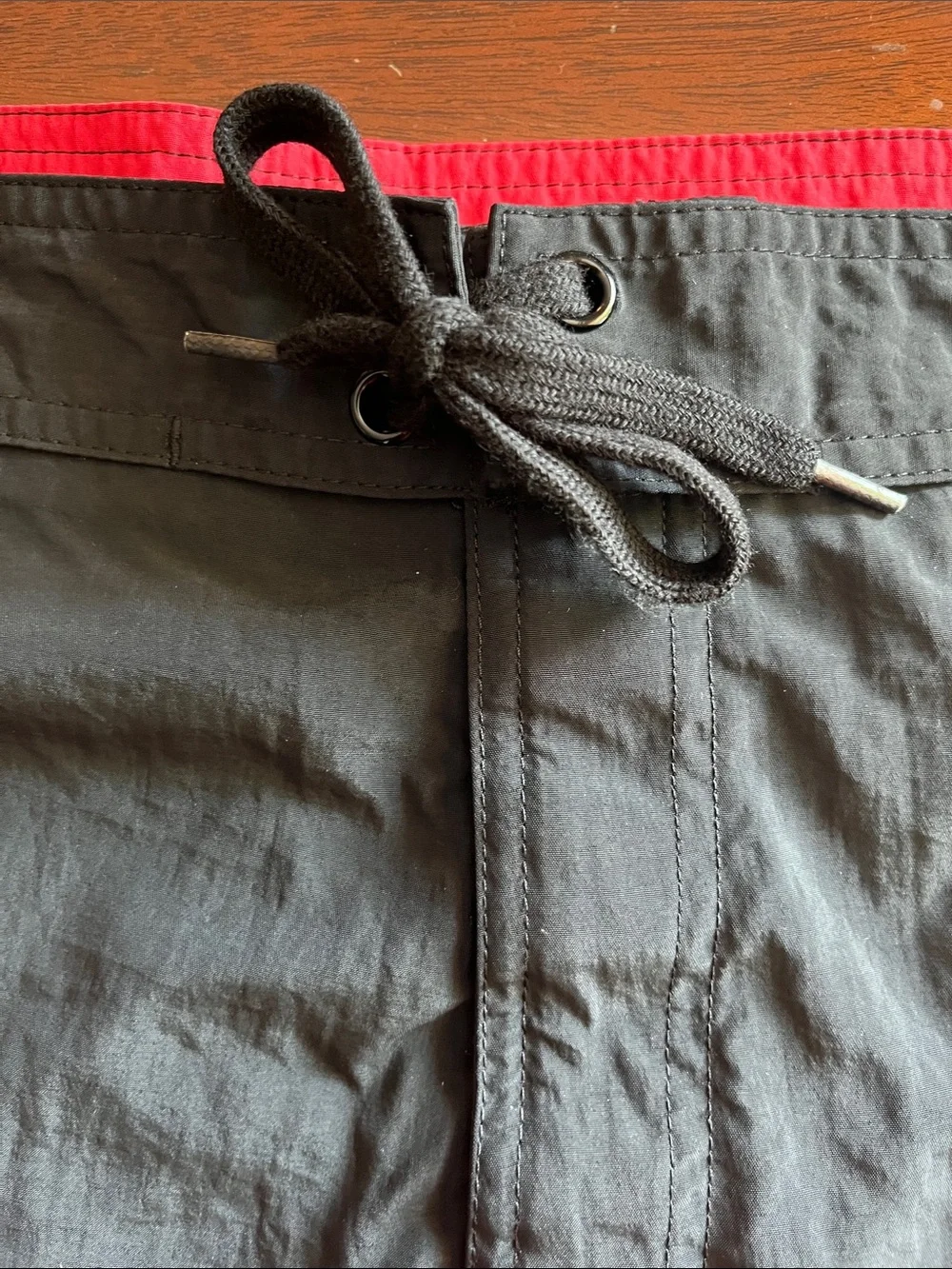 Body Glove Vintage Board Shorts Surf Swim Trunks Size 40 Black Red Nylon
